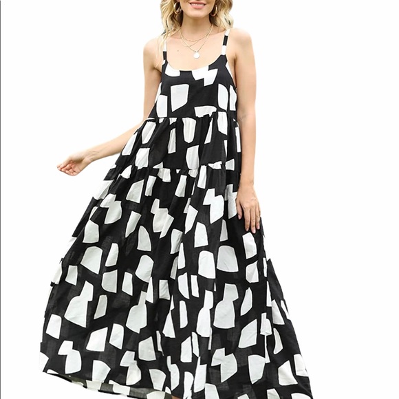 Βoutique Dresses & Skirts - NEW Black & White Bohemian Maxi Dress with Pockets